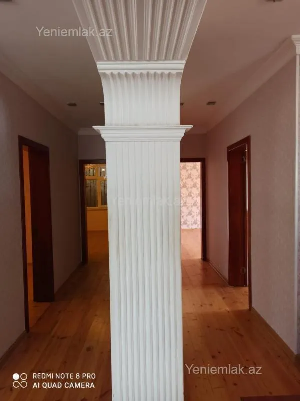 Satılır 8 otaqlı həyət evi 300 m²