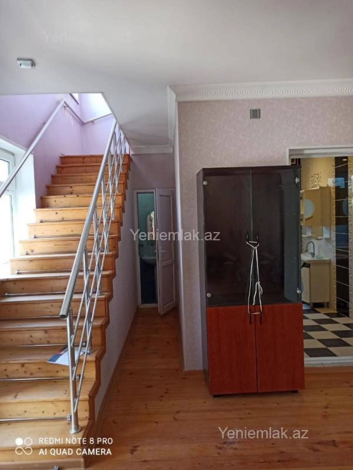Satılır 8 otaqlı həyət evi 300 m²
