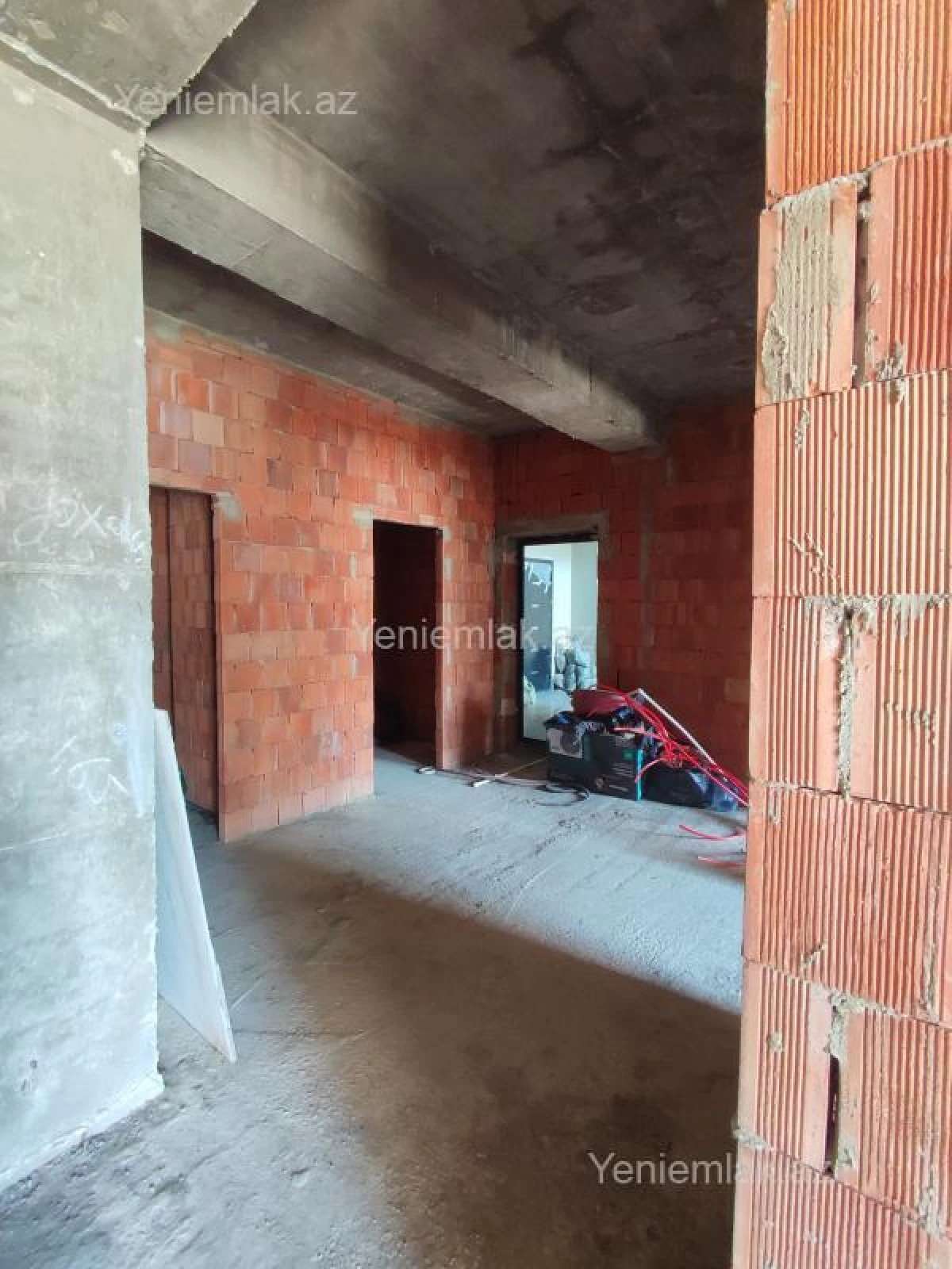 Satılır 3 otaqlı yeni tikili 88 m²