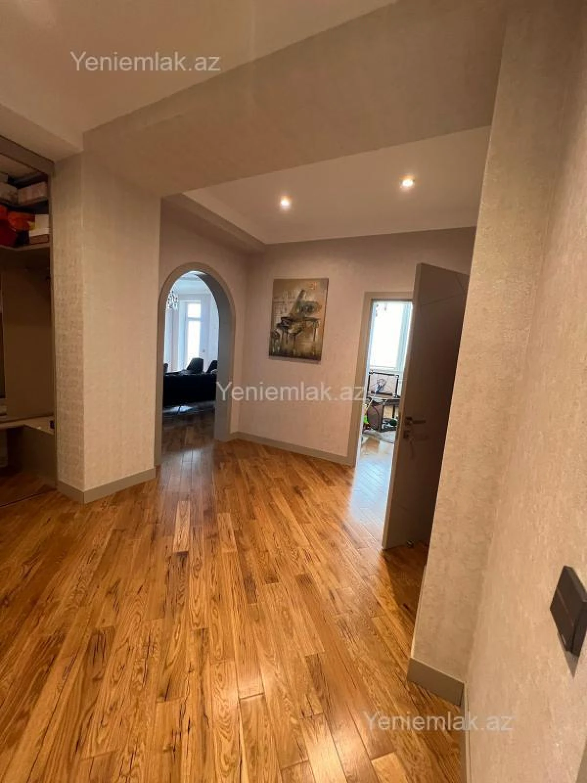 Satılır 4 otaqlı yeni tikili 195 m²