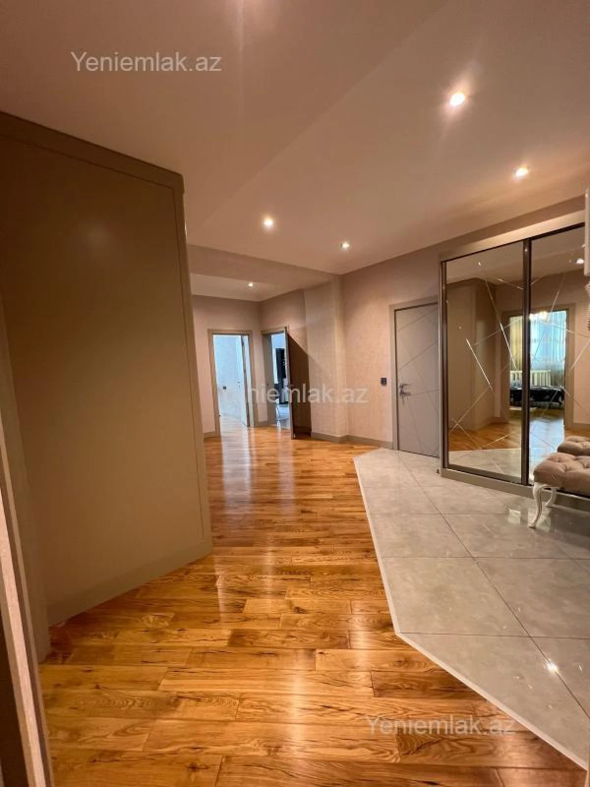 Satılır 4 otaqlı yeni tikili 195 m²