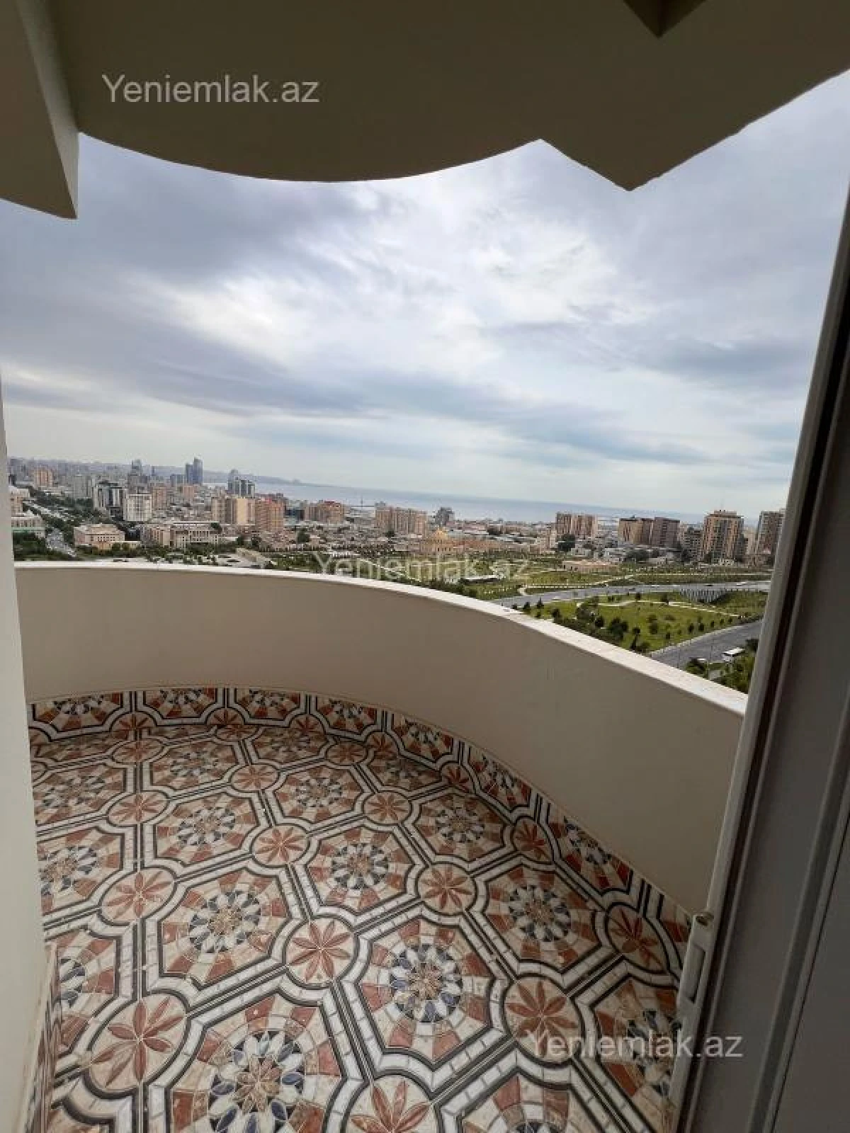 Satılır 4 otaqlı yeni tikili 195 m²