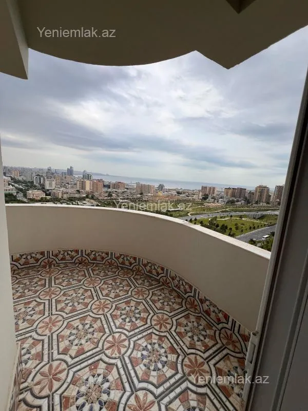 Satılır 4 otaqlı yeni tikili 195 m²