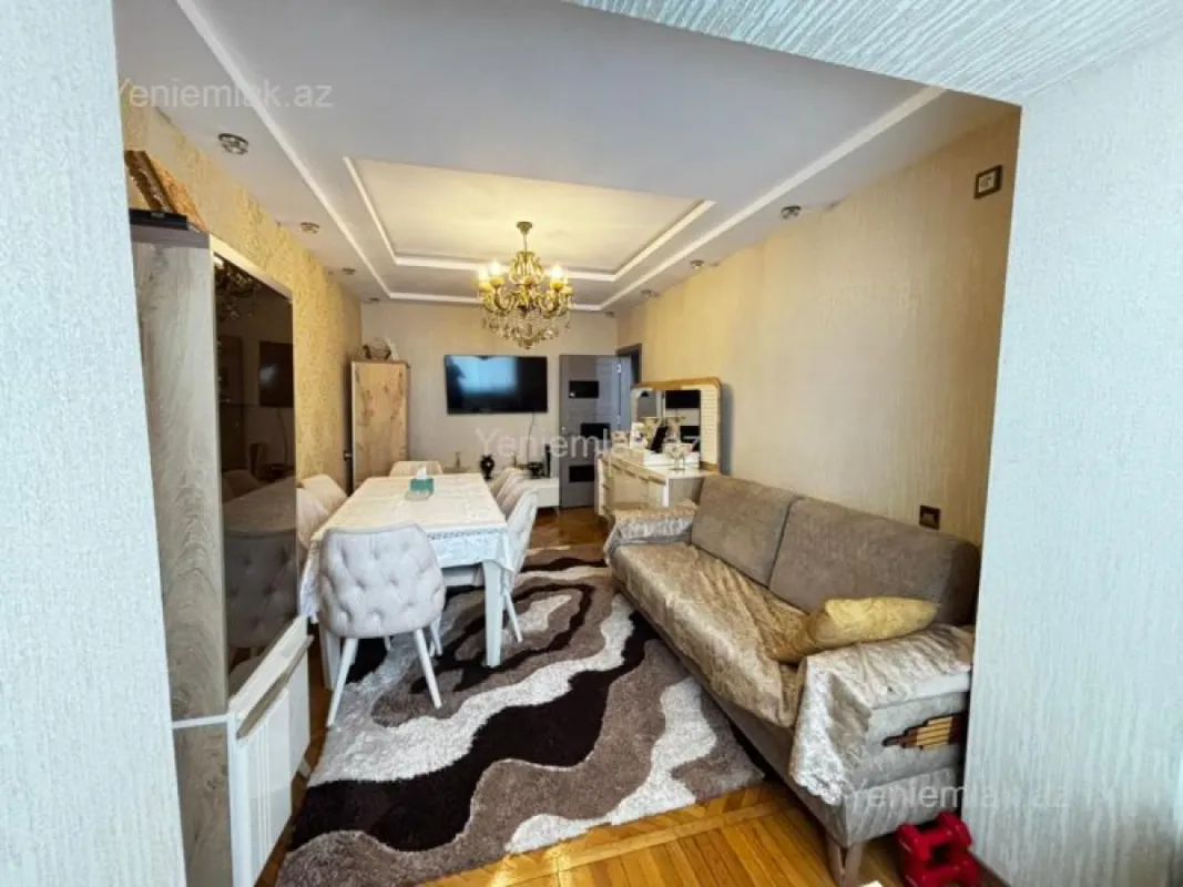 Satılır 4 otaqlı köhnə tikili 110 m²