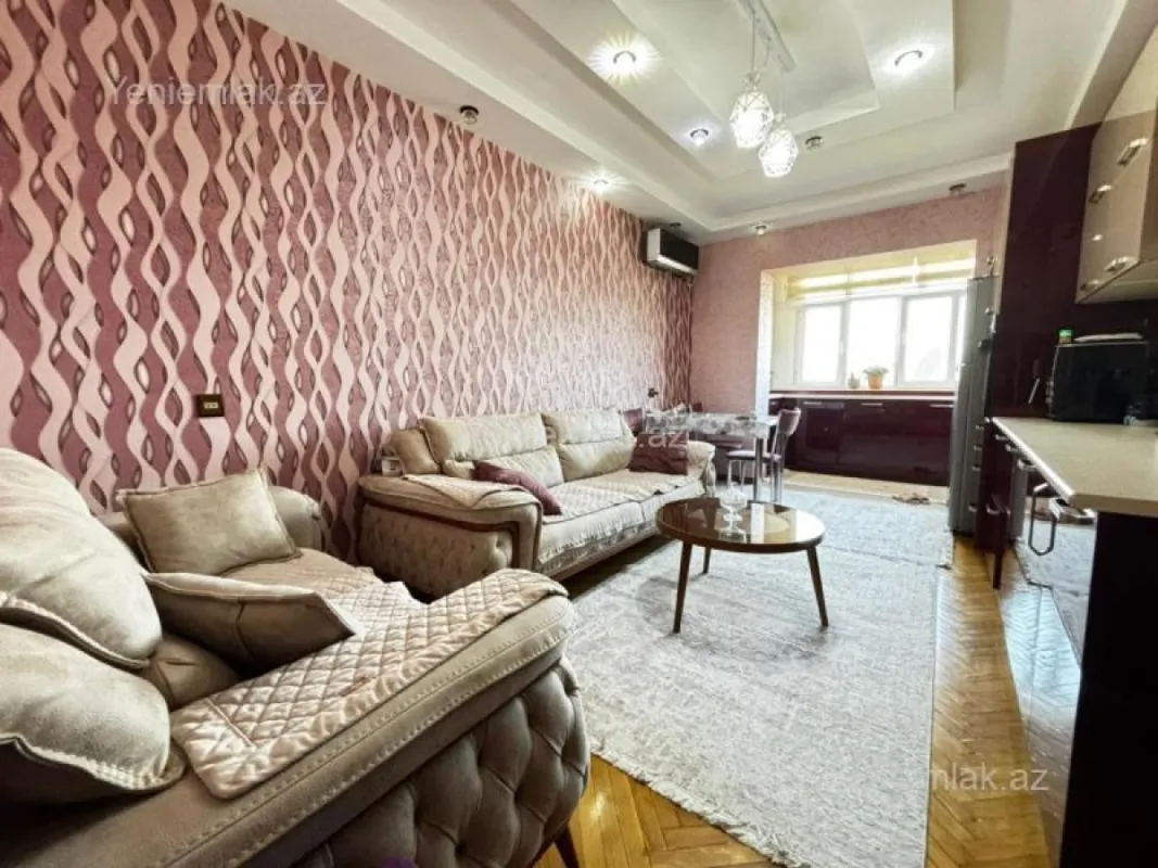 Satılır 4 otaqlı köhnə tikili 110 m²