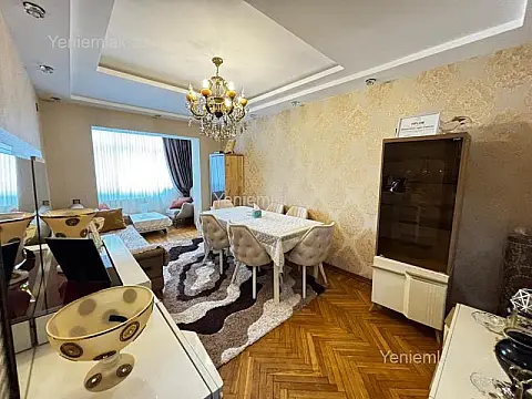 Satılır 4 otaqlı köhnə tikili 110 m²