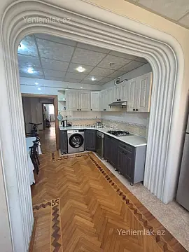 Satılır 4 otaqlı köhnə tikili 90 m²