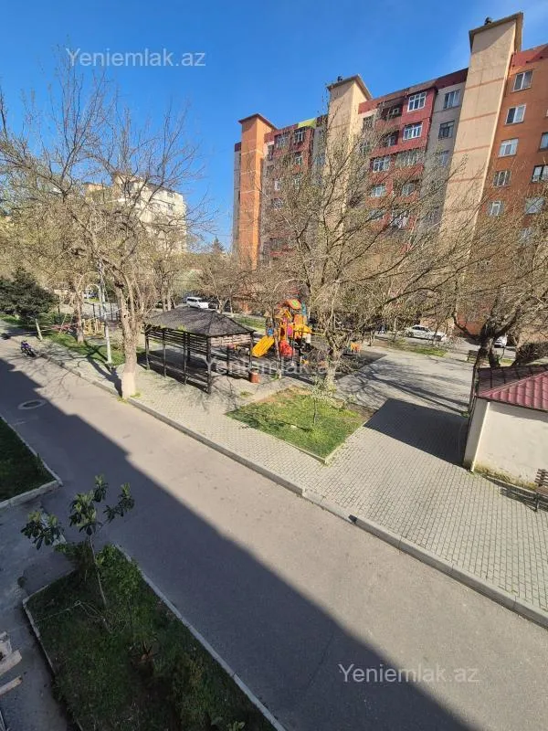 Satılır 4 otaqlı köhnə tikili 90 m²