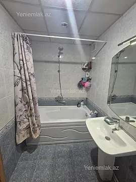 Satılır 4 otaqlı köhnə tikili 90 m²