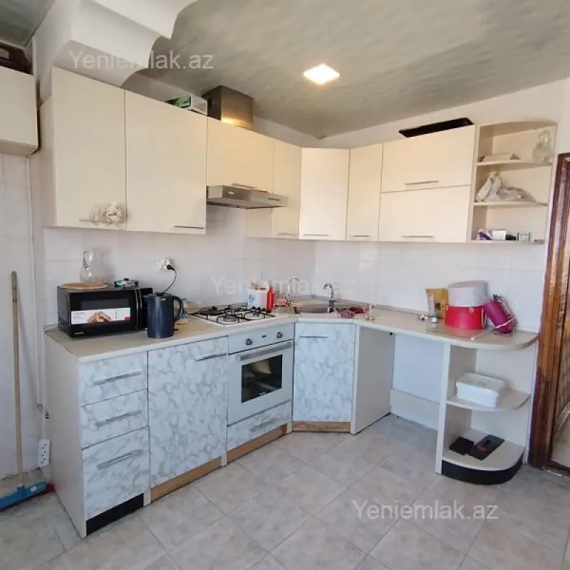 Satılır 3 otaqlı köhnə tikili 85 m²