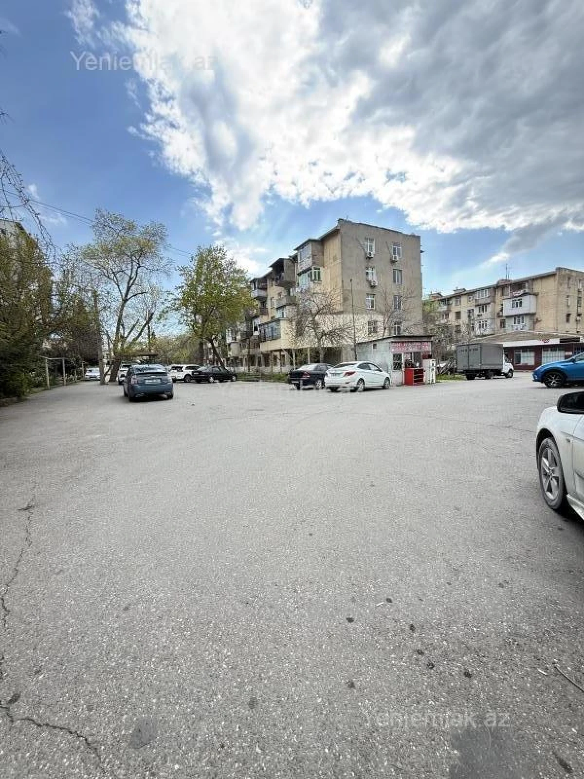 Satılır 3 otaqlı köhnə tikili 80 m²