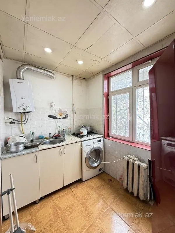 Satılır 3 otaqlı köhnə tikili 80 m²