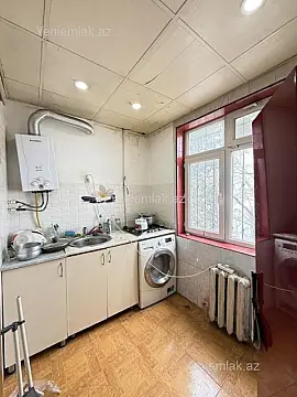 Satılır 3 otaqlı köhnə tikili 80 m²