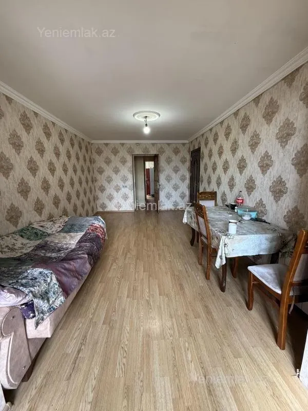 Satılır 3 otaqlı köhnə tikili 80 m²