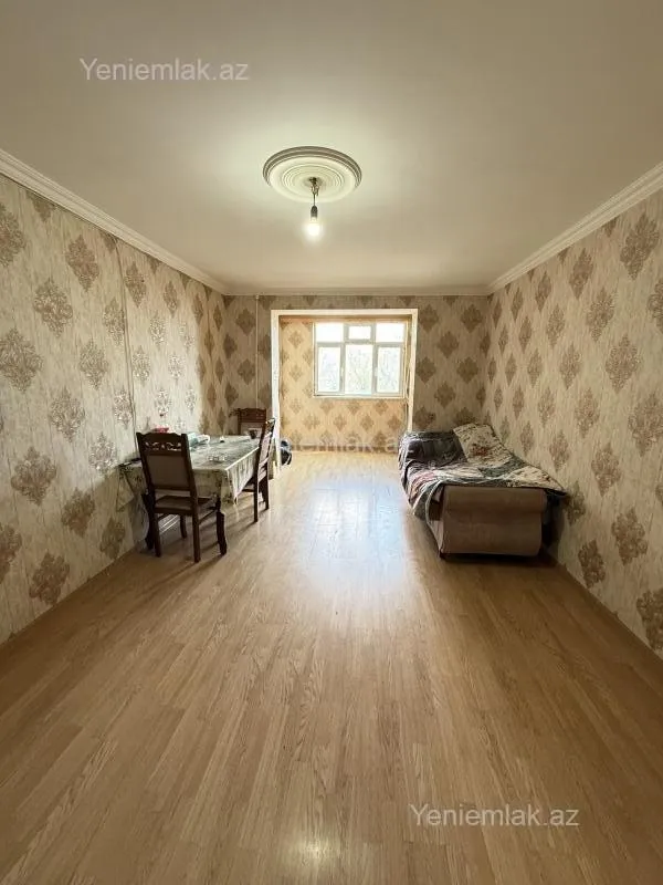 Satılır 3 otaqlı köhnə tikili 80 m²