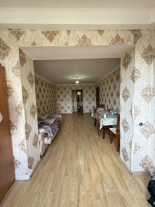 Satılır 3 otaqlı köhnə tikili 80 m²