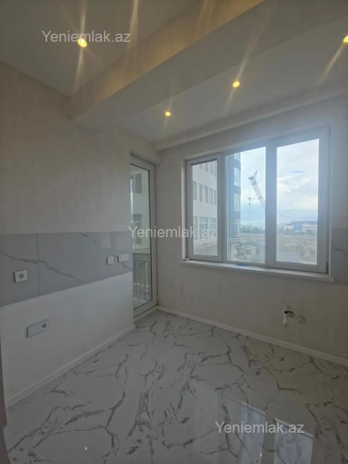 Satılır 3 otaqlı yeni tikili 81 m²