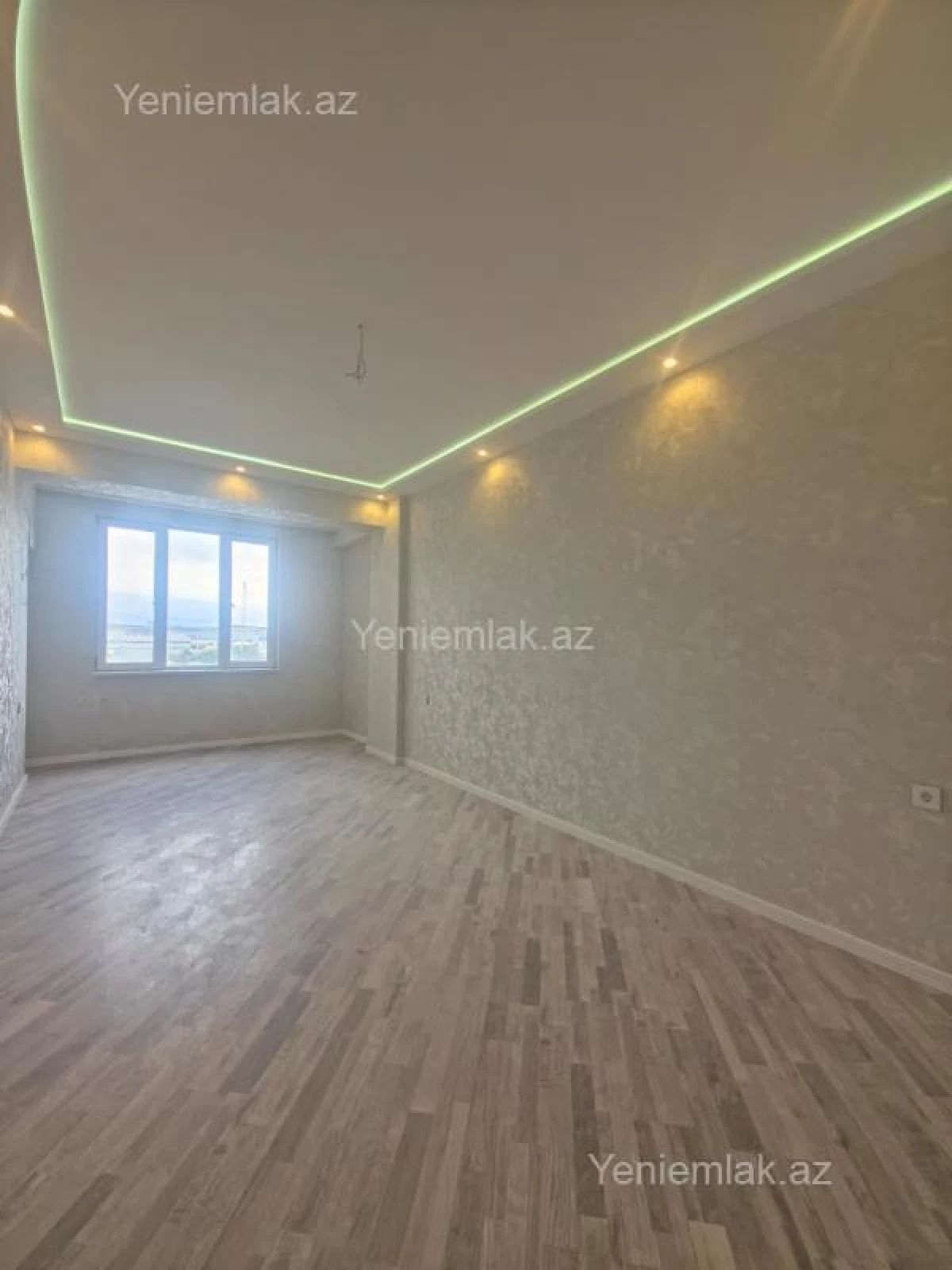 Satılır 3 otaqlı yeni tikili 81 m²