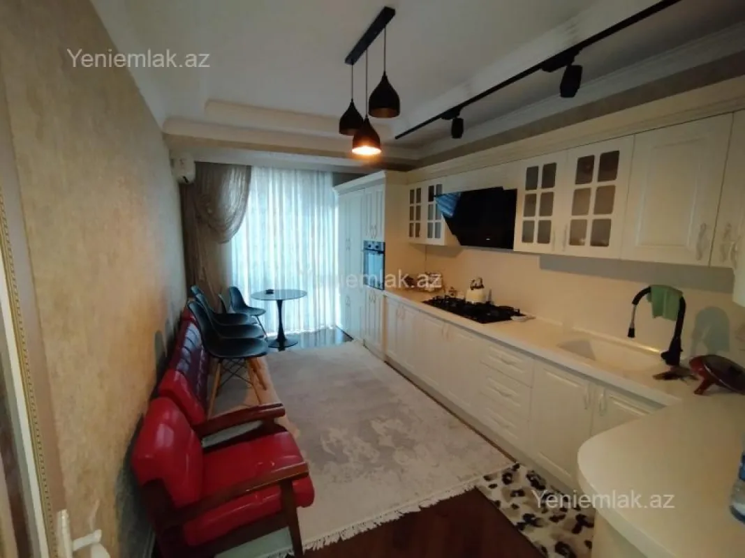 Satılır 3 otaqlı yeni tikili 140 m²