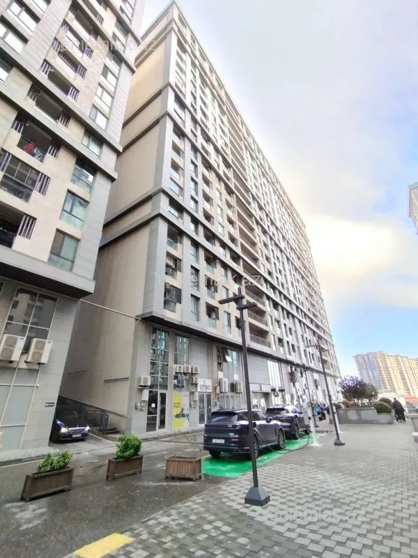 Satılır 3 otaqlı yeni tikili 140 m²