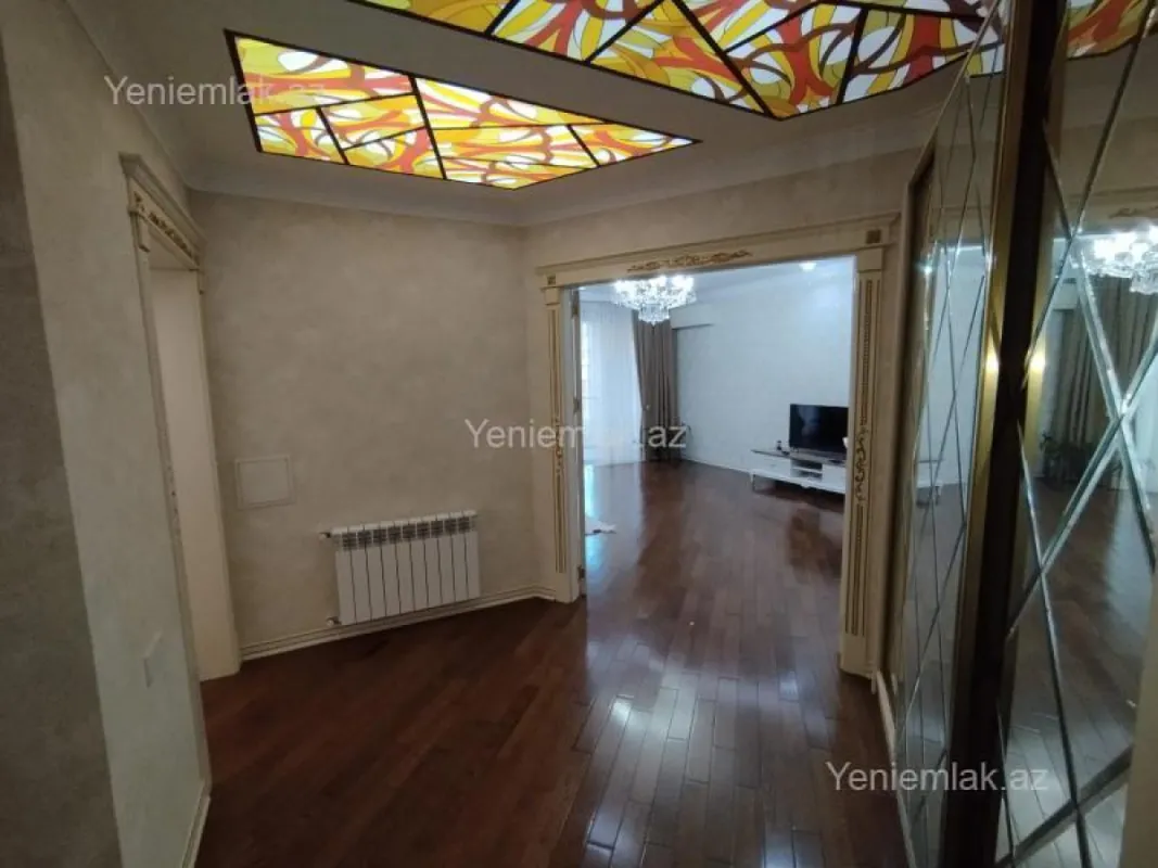 Satılır 3 otaqlı yeni tikili 140 m²