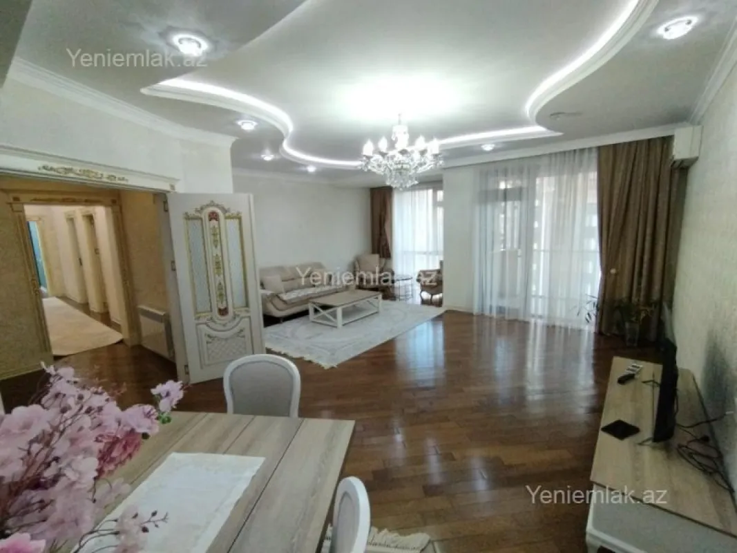 Satılır 3 otaqlı yeni tikili 140 m²