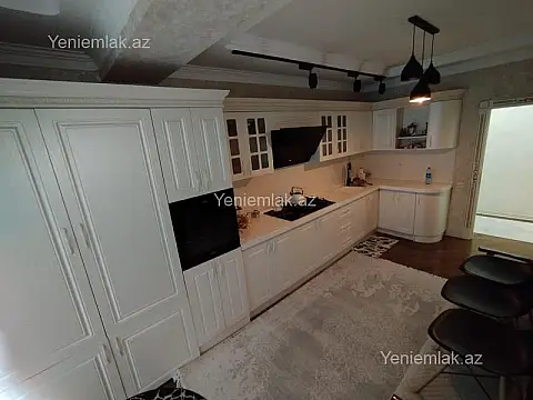 Satılır 3 otaqlı yeni tikili 140 m²