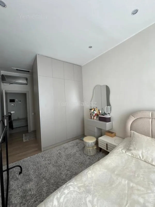 Satılır 2 otaqlı yeni tikili 60 m²