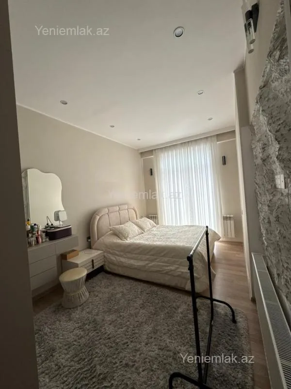Satılır 2 otaqlı yeni tikili 60 m²