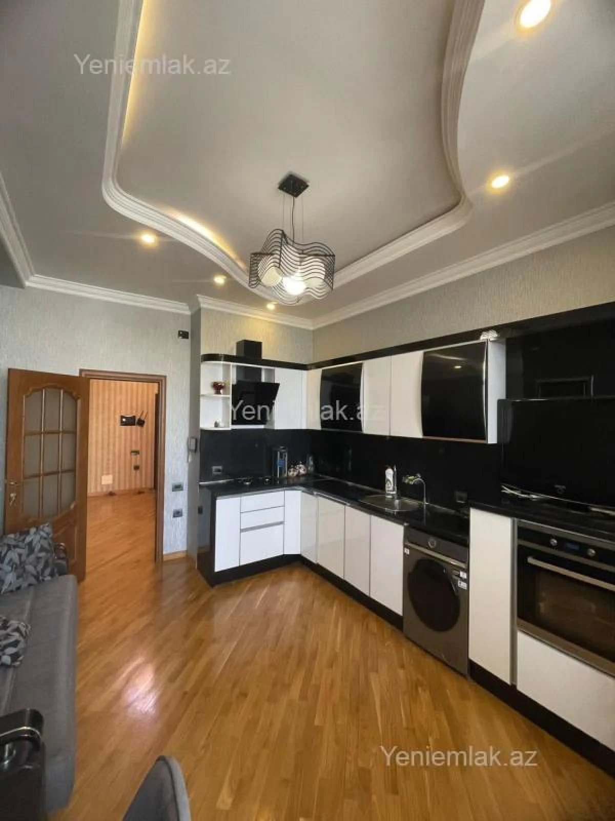 Satılır 4 otaqlı yeni tikili 170 m²