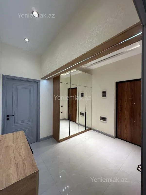 Satılır 3 otaqlı yeni tikili 80 m²