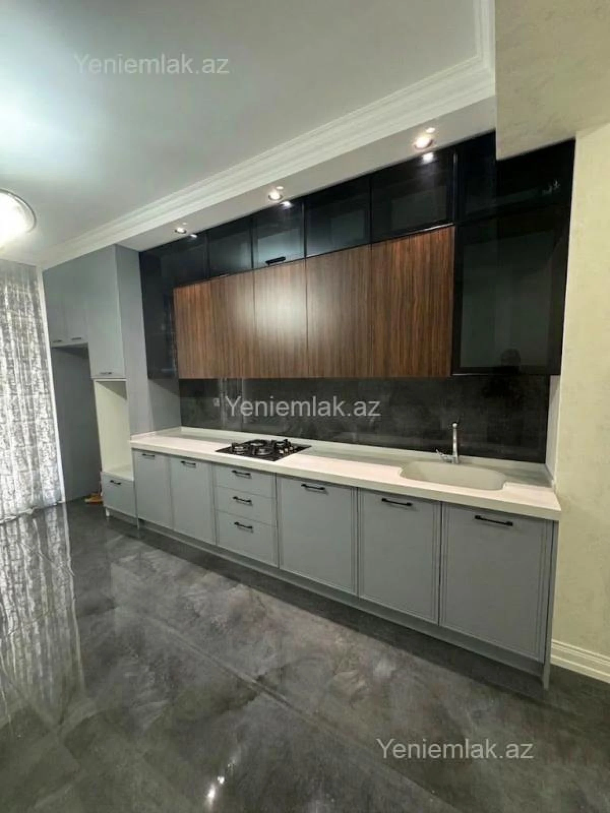 Satılır 3 otaqlı yeni tikili 145 m²