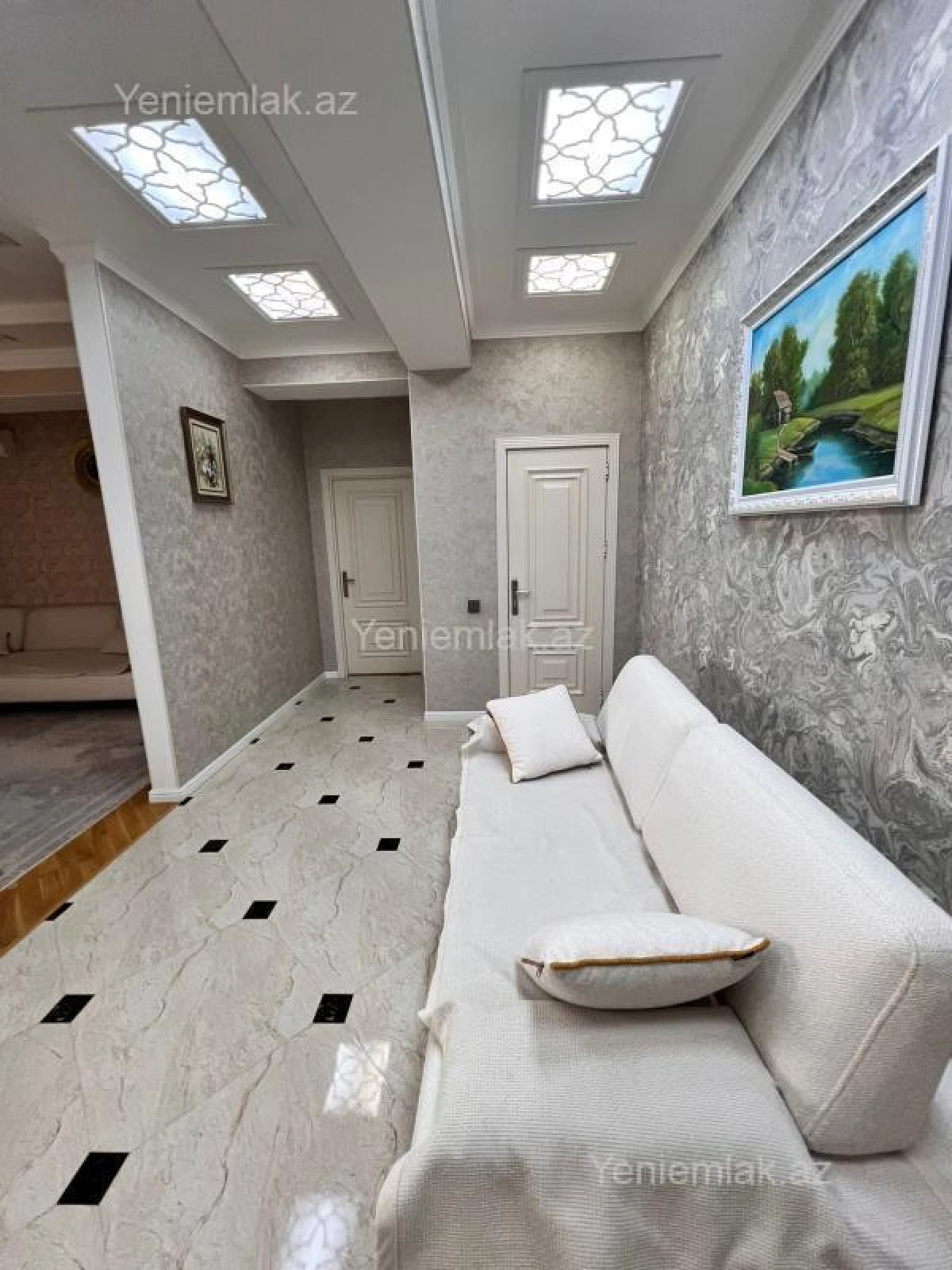 Satılır 2 otaqlı yeni tikili 93 m²