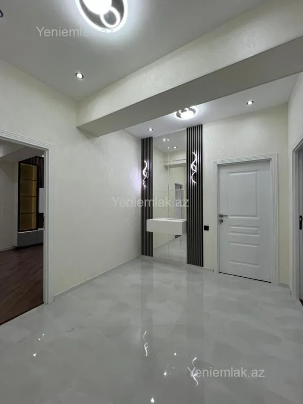 Satılır 3 otaqlı yeni tikili 75 m²