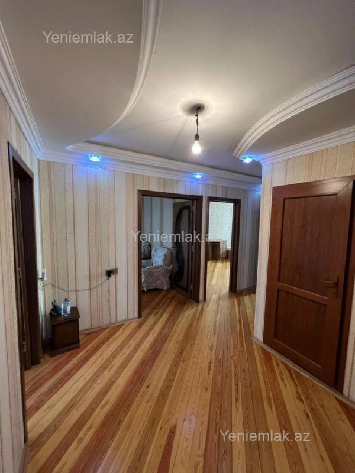 Satılır 4 otaqlı köhnə tikili 115 m²