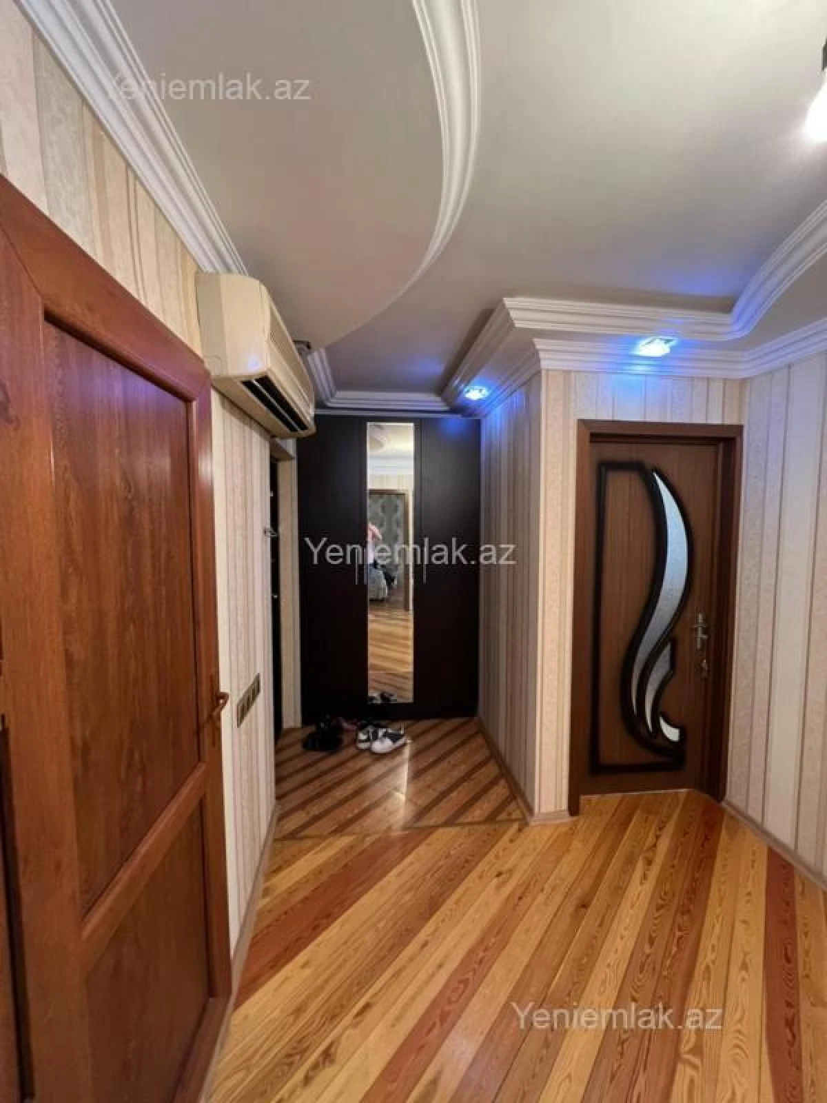 Satılır 4 otaqlı köhnə tikili 115 m²