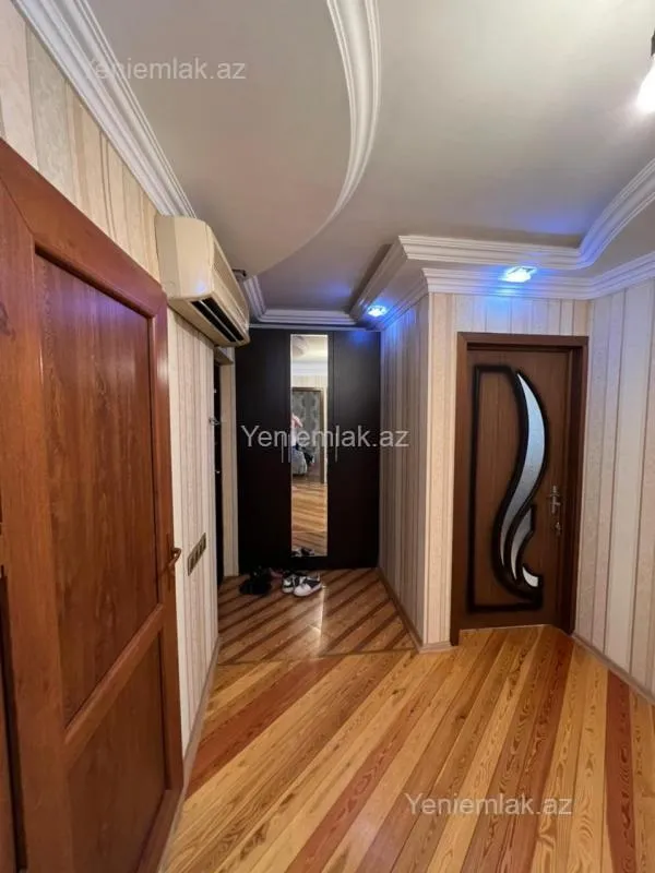 Satılır 4 otaqlı köhnə tikili 115 m²