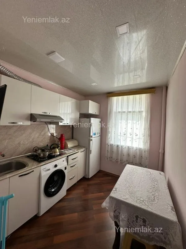 Satılır 2 otaqlı köhnə tikili 52 m²