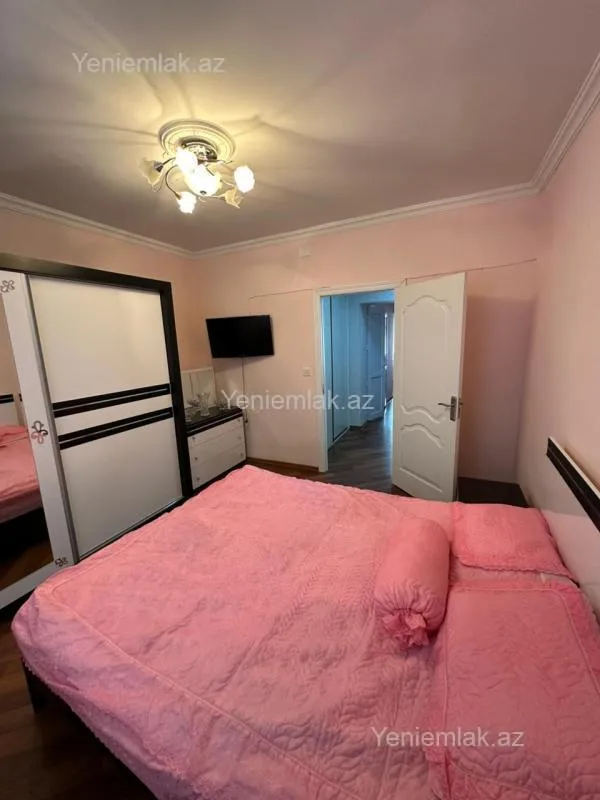 Satılır 2 otaqlı köhnə tikili 52 m²