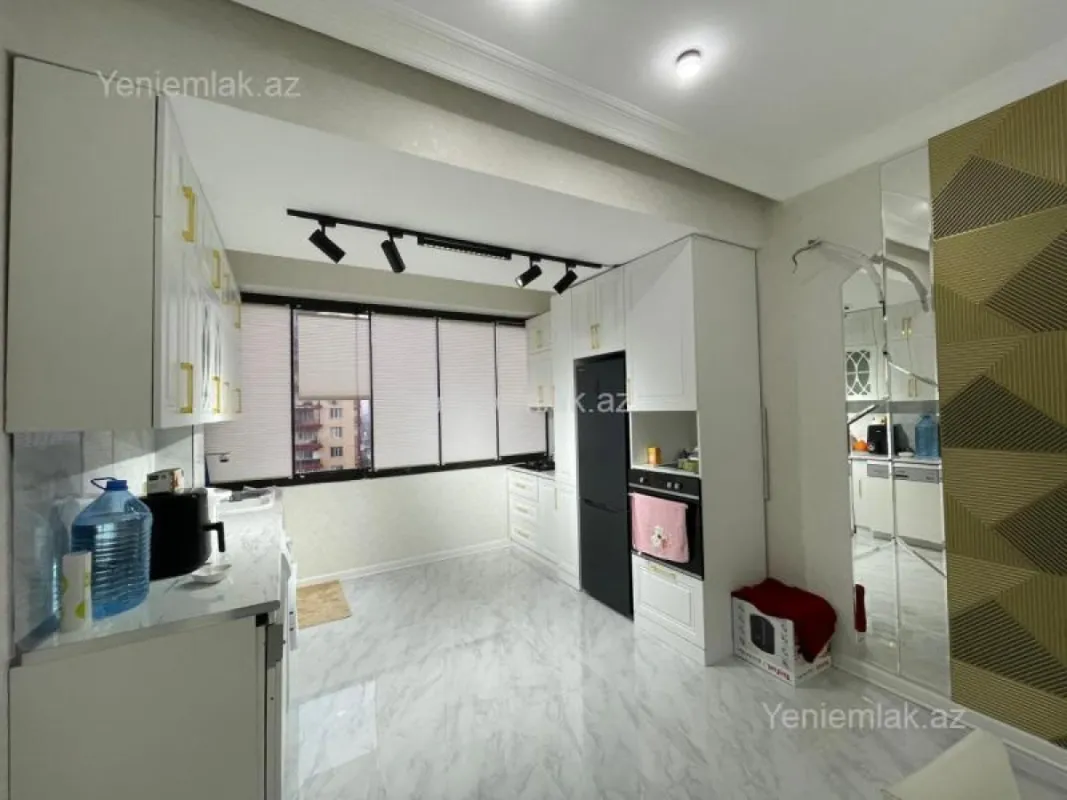 Satılır 3 otaqlı yeni tikili 80 m²