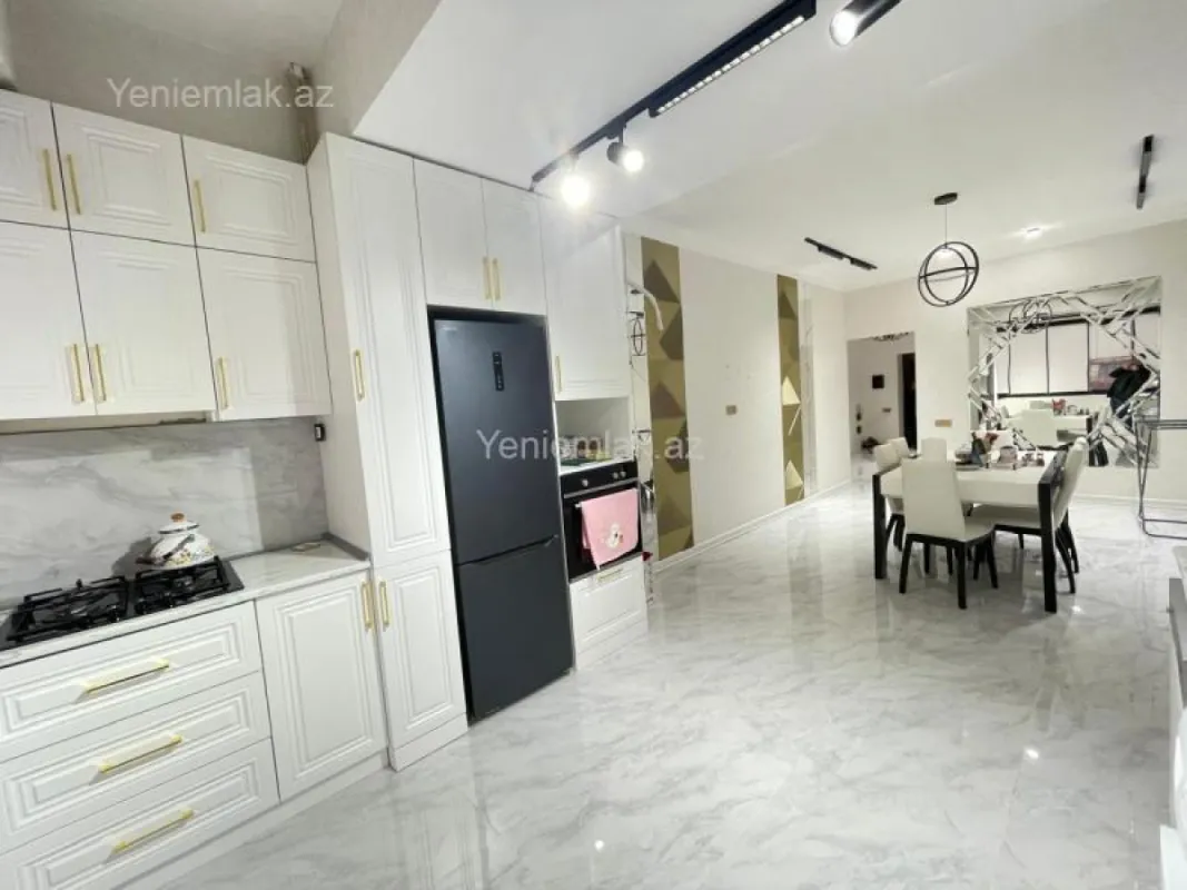 Satılır 3 otaqlı yeni tikili 80 m²