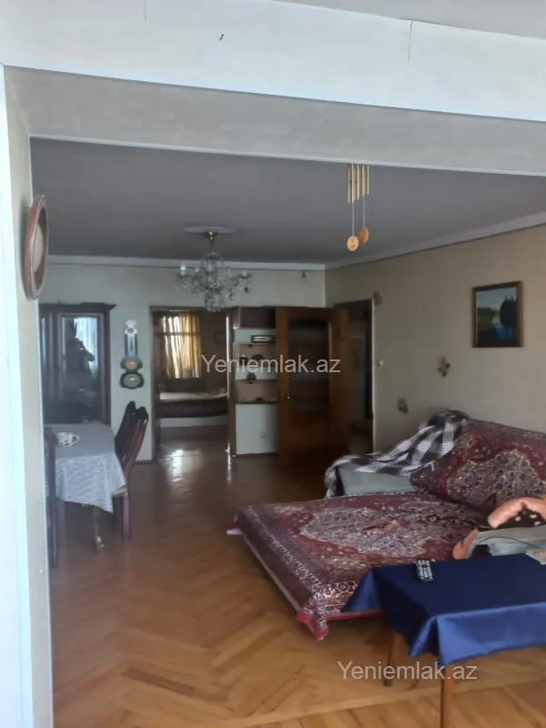 Satılır 3 otaqlı köhnə tikili 75 m²