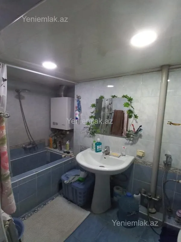 Satılır 3 otaqlı köhnə tikili 75 m²