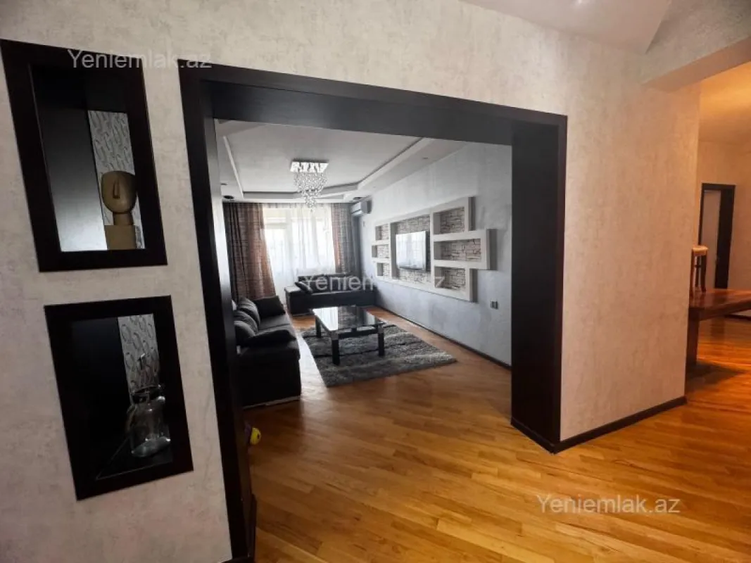 Satılır 3 otaqlı yeni tikili 135 m²