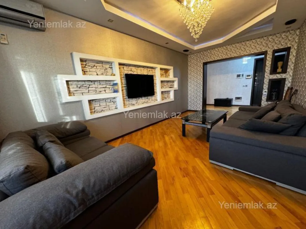 Satılır 3 otaqlı yeni tikili 135 m²