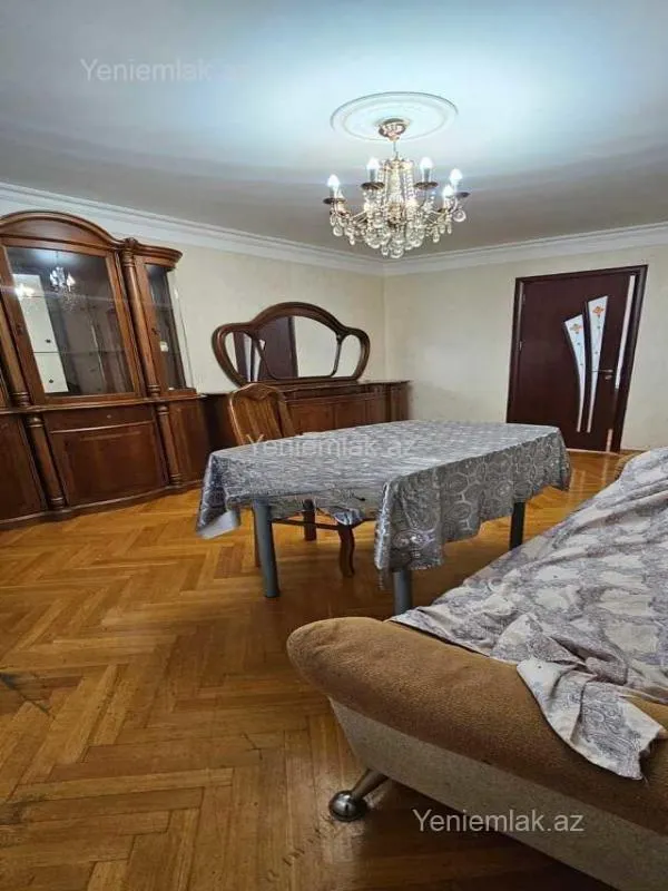 Satılır 4 otaqlı köhnə tikili 73 m²