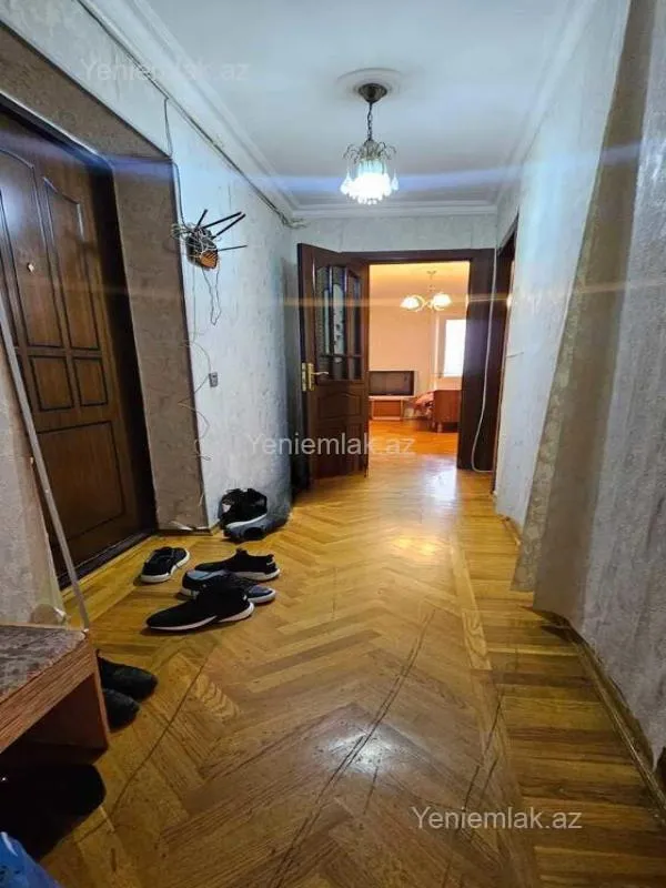 Satılır 4 otaqlı köhnə tikili 73 m²