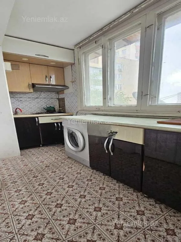 Satılır 4 otaqlı köhnə tikili 73 m²