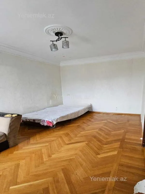 Satılır 4 otaqlı köhnə tikili 73 m²