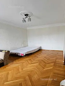 Satılır 4 otaqlı köhnə tikili 73 m²